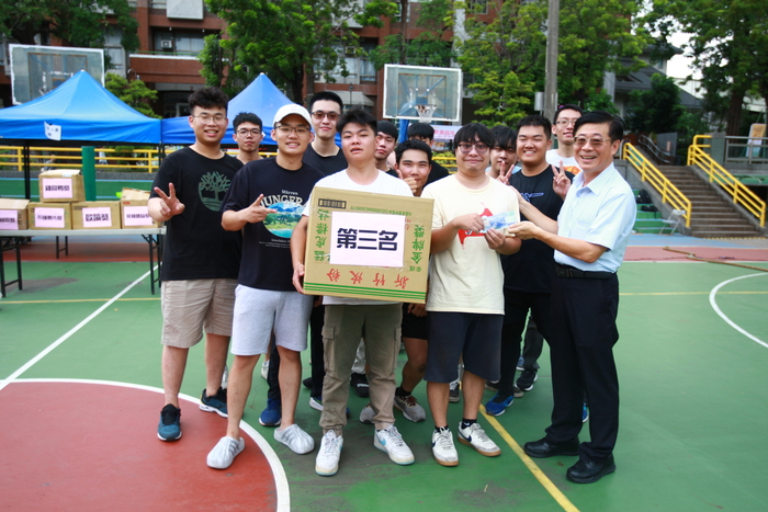 20251022【正修科技大學歡慶60週年校慶系列活動：工學院日-工學院暨系學會拔河比賽】p.2圖片