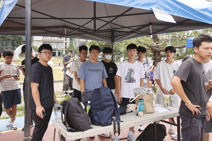 20251022【正修科技大學歡慶60週年校慶系列活動：工學院日-工學院暨系學會拔河比賽】p.1圖片