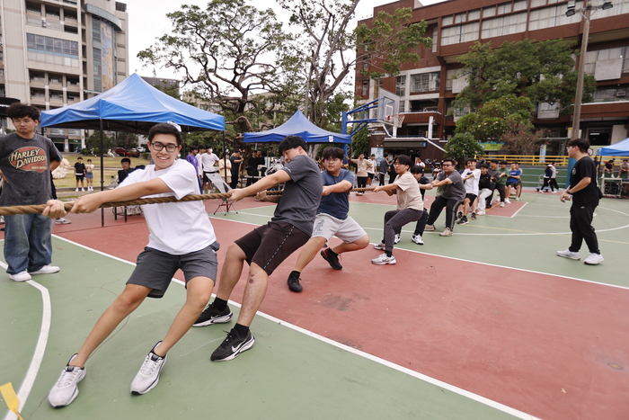20251022【正修科技大學歡慶60週年校慶系列活動：工學院日-工學院暨系學會拔河比賽】p.1圖片