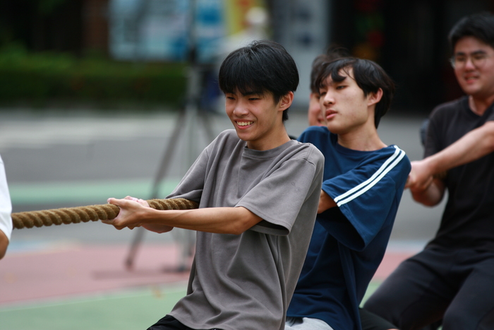 20251022【正修科技大學歡慶60週年校慶系列活動：工學院日-工學院暨系學會拔河比賽】p.1圖片