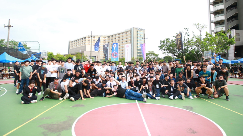 20251022【正修科技大學歡慶60週年校慶系列活動：工學院日-工學院暨系學會拔河比賽】p.1圖片(另開新視窗)